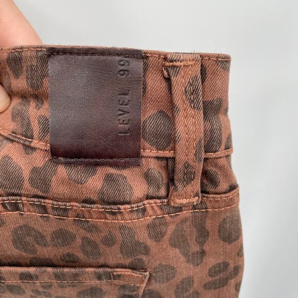 Level 99 NWT Evereve Heidi Button Fly Jeans in Brown Spiced Leopard // 32 - Picture 10 of 11